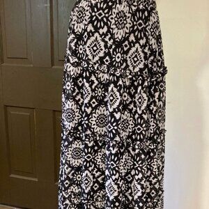 Luna Women's Patterned Floral Black and White Tiered Maxi Skirt